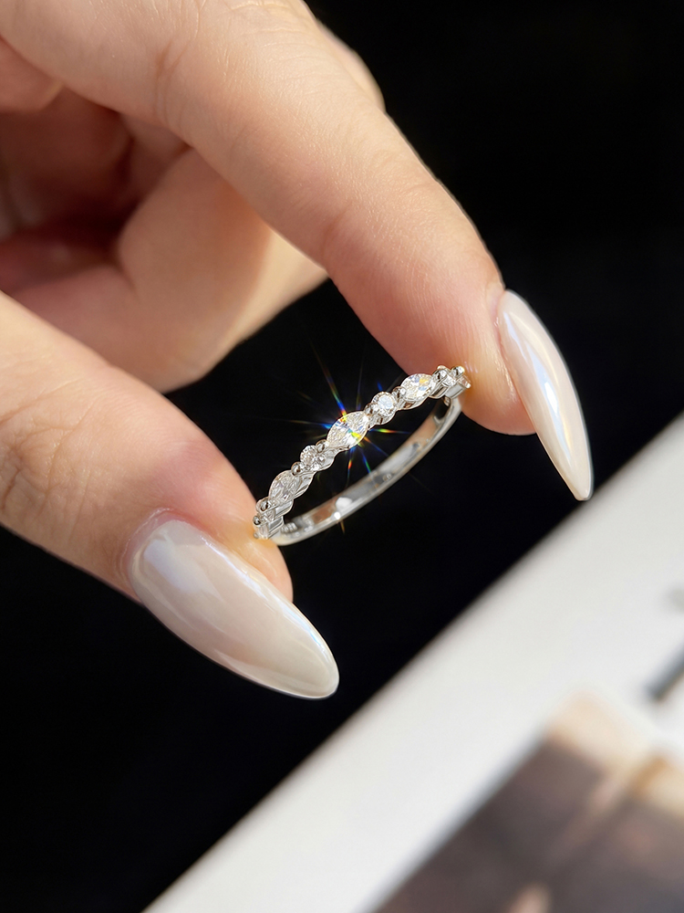 Real 0.18ct Moissanite Diamond - Body Jewelry High Quality 评论和价格