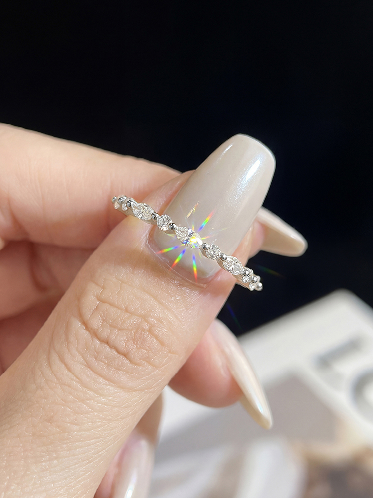 Real 0.18ct Moissanite Diamond - Body Jewelry High Quality 评论和价格